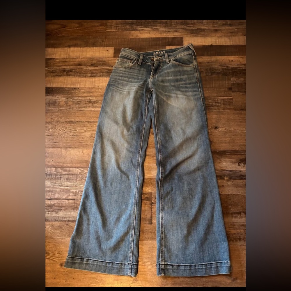 Women's Ariat wide leg jeans size 26